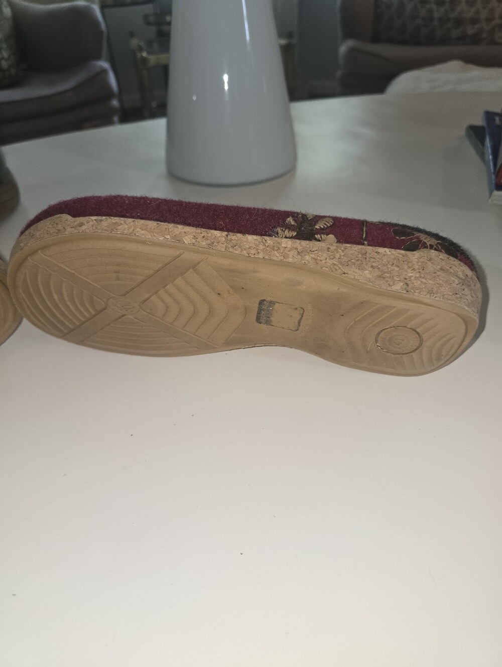 Taos Woolderness 2 Embroidered Wool Clog Slippers Cranberry Burgundy, Size 41 - Picture 8 of 13
